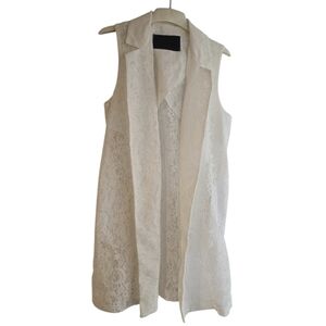 Sleeveless Lace Long Vest in Ivory